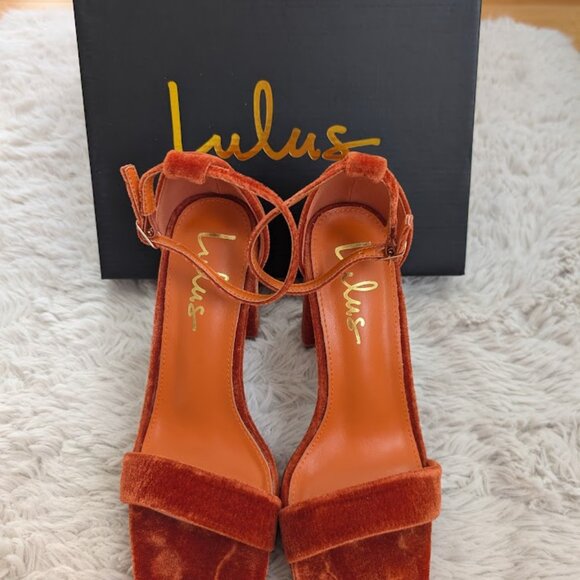 Lulu's Rust Velvet Heels - Picture 4 of 7